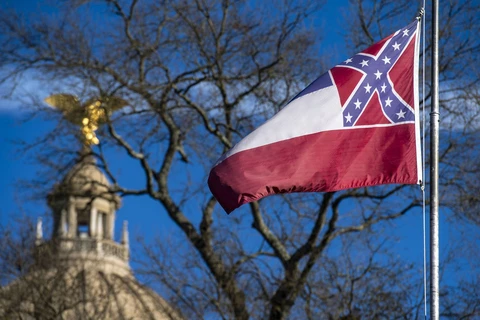 Mississippi hiện là tiểu bang cuối cùng ở Mỹ sử dụng lá cờ có in biểu tượng liên quan đến Liên minh miền Nam, vốn bao gồm những bang ủng hộ chủ nghĩa nô lệ ở miền Nam nước Mỹ. (Nguồn: Getty Images)
