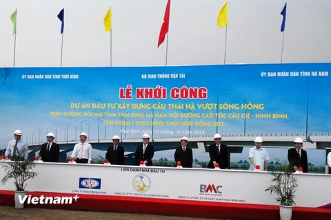 Khởi công dự án cầu vượt sông Hồng nối Thái Bình-Hà Nam