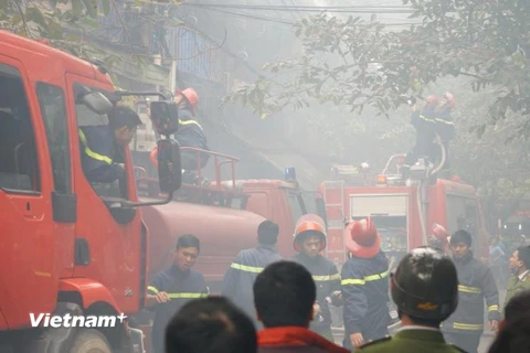 [Video] Cháy lớn tại cửa hàng Thanh Hương số 81 Hàng Bồ 
