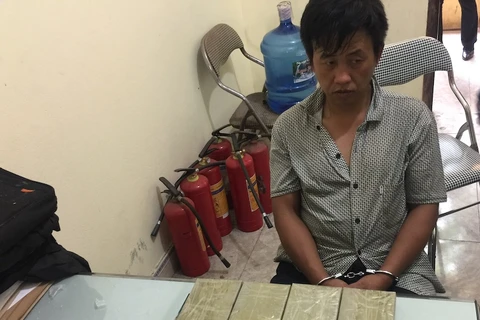 Đối tượng Khà A Chá bị bắt quả tang khi đang vận chuyển hơn 3kg heroin tại khu vực thị xã Từ Sơn, tỉnh Bắc Ninh sáng 11/4. (Ảnh: Tổng cục Hải quan)