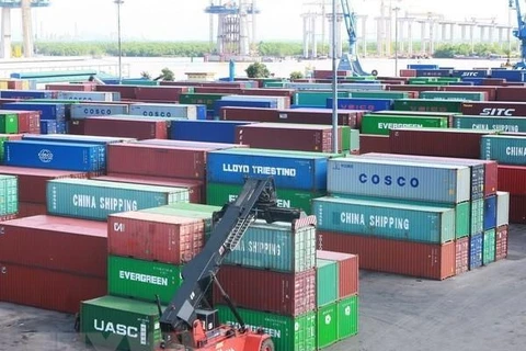Có hơn 23.000 container phế liệu đang lưu giữ tại cảng biển thuộc Cục Hải quan các tỉnh, thành phố. (Ảnh: TTXVN)