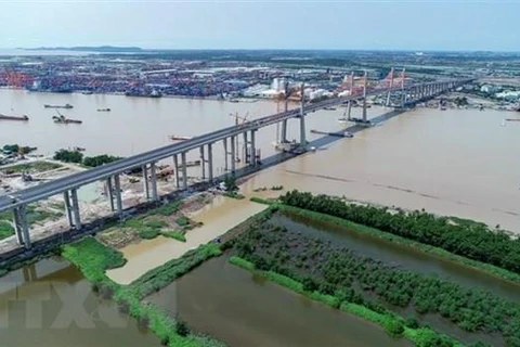 Cầu Bạch Đằng kết nối tỉnh Quảng Ninh với thành phố Hải Phòng. (Ảnh: Trung Nguyên/TTXVN)