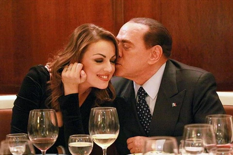 Cựu Thủ tướng Italy Silvio Berlusconi và bạn gái Federica Pascale. (Nguồn: www.silvio-berlusconi-fc.com)