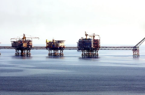 [Photo] Khai thác dầu khí trên giàn khoan Vietsovpetro