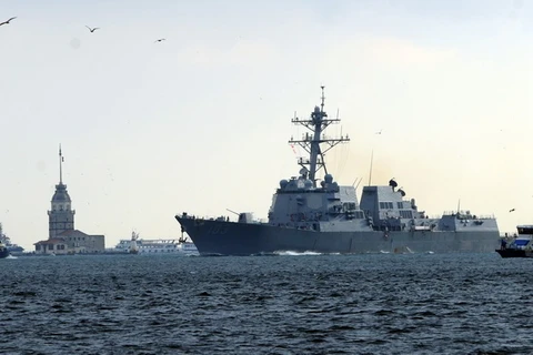 Tàu khu trục mang tên lửa dẫn đường USS Truxton của hải quân Mỹ tại Biển Đen. (Nguồn: AFP/TTXVN)