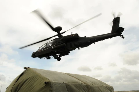 Mỹ hỗ trợ 10 trực thăng Apache cho Ai Cập chống khủng bố 