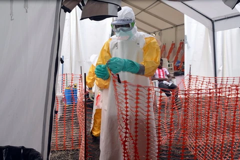 Pháp điều trị cho một nhân viên Liên hợp quốc nhiễm Ebola 