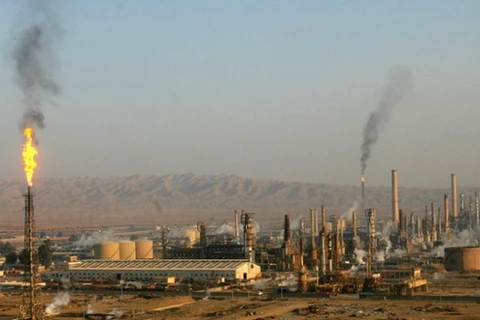 Iraq giành quyền kiểm soát nhà máy lọc dầu chiến lược từ tay IS