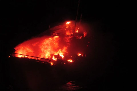 Tàu cá Pakistan tự kích nổ khi bị Hải quân Ấn Độ truy đuổi
