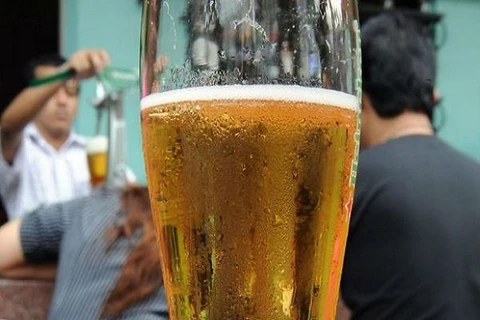 Singapore đề xuất cấm uống rượu, bia nơi công cộng