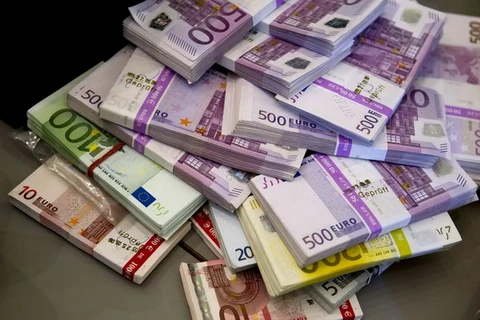 Đồng euro xuống giá so với USD trước thềm cuộc họp của ECB