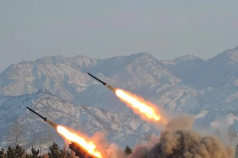 Triều Tiên bắn 5 tên lửa tầm ngắn xuống vùng biển Nhật Bản
