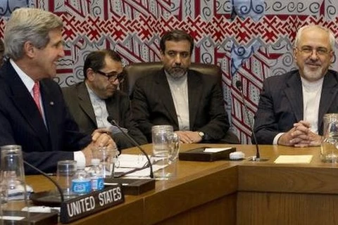 Ngoại trưởng Mỹ đến Pháp thảo luận vấn đề hạt nhân Iran 