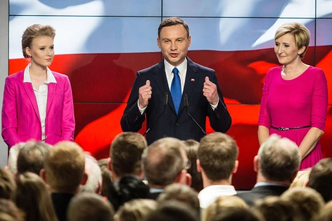 Bầu cử Ba Lan: Ứng cử viên bảo thủ bất ngờ về nhất tại vòng 1