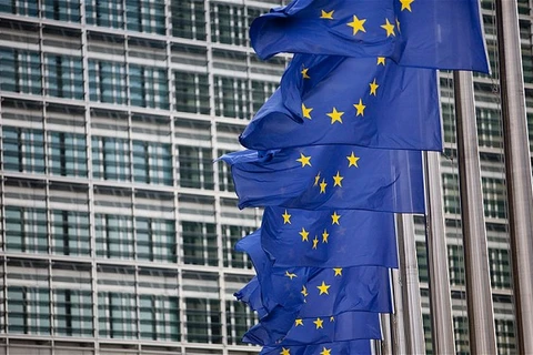 Ủy ban châu Âu kêu gọi Đức tăng đầu tư và Pháp tiếp tục cải cách 