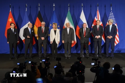 Đại diện P5+1 và Iran tại một cuộc họp tại Lausanne, Thụy Sỹ ngày 2/4. (Nguồn: AFP/TTXVN)
