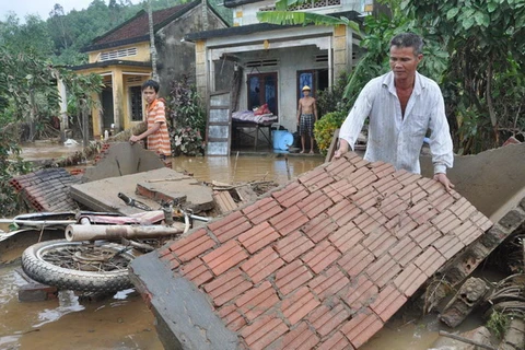 Lâm Đồng: Giải cứu ba mẹ con ra khỏi căn nhà bị sập do mưa lớn 