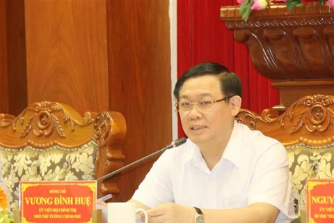 Phó Thủ tướng Chính phủ Vương Đình Huệ phát biểu chỉ đạo tại buổi làm việc. (Ảnh: Nam Thái - TTXVN)