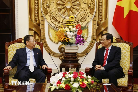 Cựu Đại sứ Triều Tiên tại Việt Nam, ông Kim Myong Gil (trái) sẽ làm trưởng đoàn đàm phán hạt nhân với Mỹ