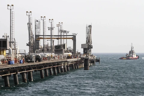 Trong ảnh: Cơ sở khai thác dầu trên đảo Khark, Iran. (Nguồn: AFP/TTXVN)