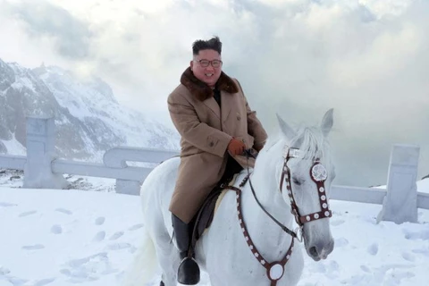 Nhà lãnh đạo Triều Tiên cưỡi ngựa tới thăm núi Paekdu
