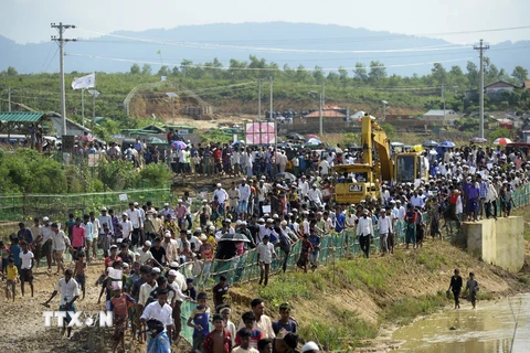 Bangladesh giải cứu 122 người tị nạn Rohingya gặp nạn trên biển