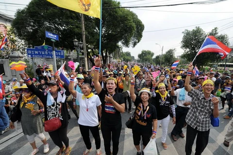 Thủ tướng Thái Lan đề nghị đối thoại chấm dứt bất ổn 