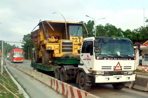 Triển khai quyết liệt kiểm soát tải trọng xe trên đường bộ