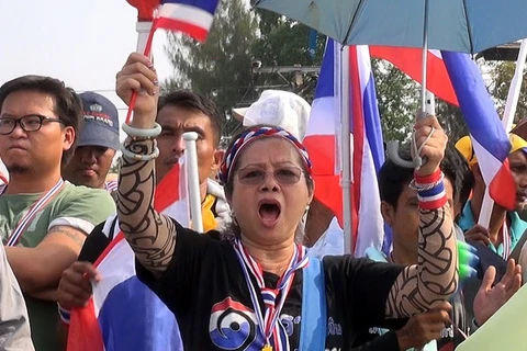 Video, ảnh người biểu tình Thái vây tòa nhà chính phủ 