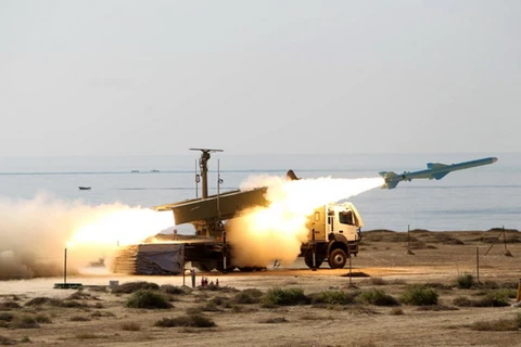 Iran thử thành công tên lửa Qader có tầm bắn 200km