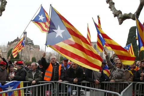 Người dân ủng hộ việc tách Catalonia khỏi Tây Ban Nha. (Nguồn: Reuters)