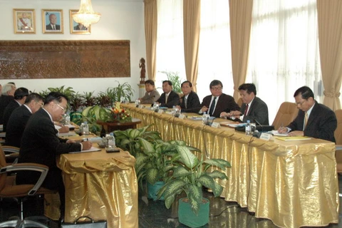 Một phiên họp của hai đảng CPP và CNRP. (Ảnh: Phùng Việt Hùng/TTXVN)