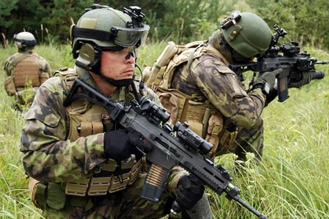 Quân đội Séc. (Nguồn: guns.com)