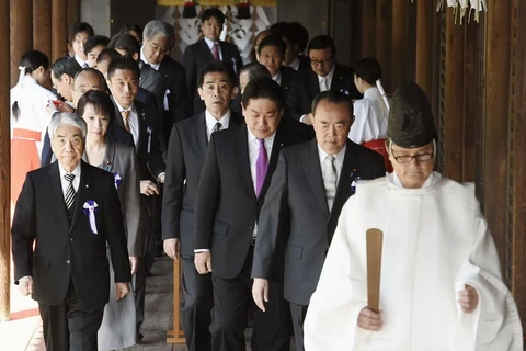 Hàn-Trung chỉ trích việc nghị sỹ Nhật thăm đền Yasukuni