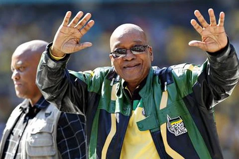 Tổng thống Nam Phi Jacob Zuma chào những người ủng hộ đảng ANC cầm quyền của ông. (Nguồn: Reuters)