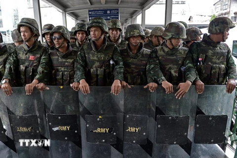 [Video] Thái Lan biểu tình phản đối đảo chính quân sự