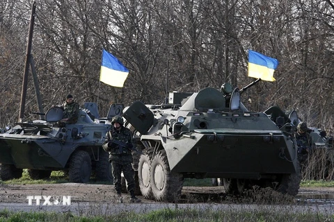 Ukraine cáo buộc Nga cho xe tăng vượt qua biên giới