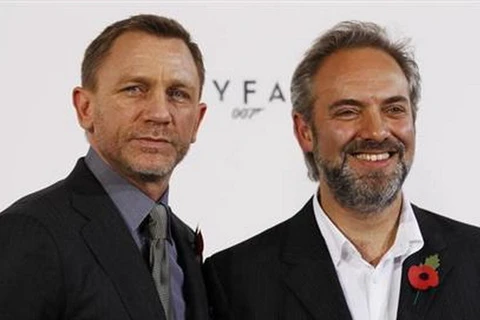 Viết lại kịch bản, phần mới “James Bond” bị lùi lịch quay