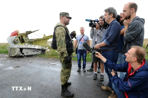 Ukraine sẵn sàng trao vai trò điều phối MH17 cho Phương Tây