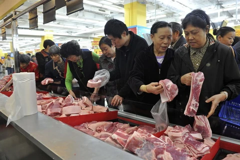 [Video] Thêm một vụ bê bối thực phẩm mới tại Trung Quốc
