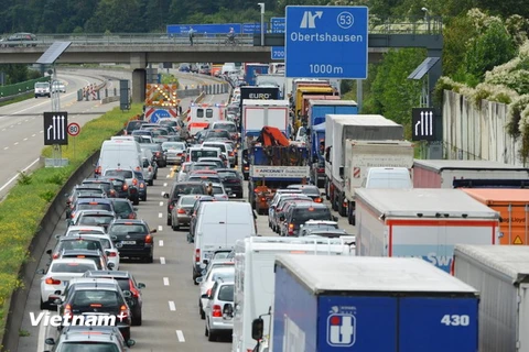 Đức phong tỏa giao thông vì quả bom gần sân bay Frankfurt