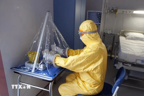 Pháp thử nghiệm một loại biệt dược đối với nữ y tá nhiễm Ebola