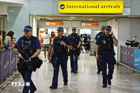 Cảnh sát Anh bắt 9 nghi can tình nghi hậu thuẫn khủng bố