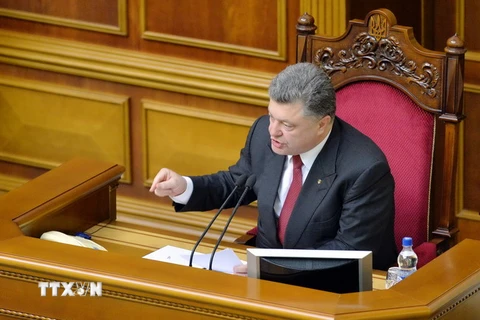 Tổng thống Ukraine ra lệnh hủy bỏ quy chế không liên minh