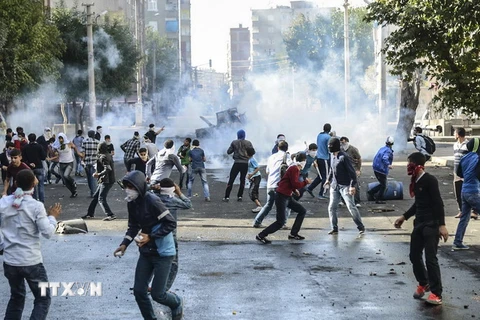 Thổ Nhĩ Kỳ: Biểu tình thành bạo động, 21 người thiệt mạng