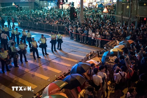 Chính quyền Hong Kong và sinh viên bắt đầu tiến hành đối thoại