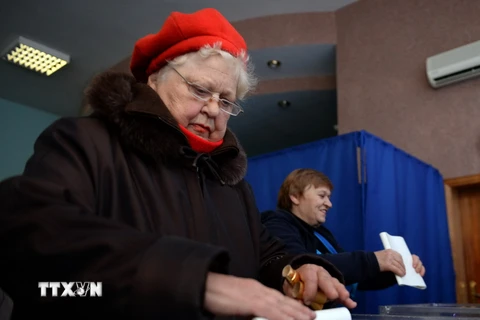 Ukraine bắt đầu tiến hành cuộc bầu cử quốc hội trước thời hạn