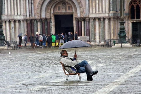 Thời tiết xấu gây gián đoạn cuộc sống của người dân Italy