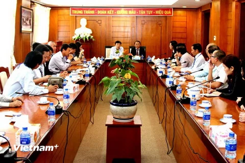 Vun đắp tình cảm anh em kết nghĩa giữa TP. HCM và Vientiane