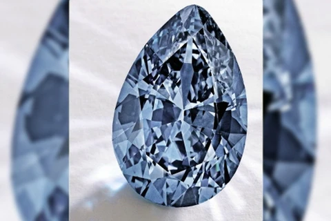 Viên kim cương xanh lập kỷ lục đấu giá với 32,6 triệu USD